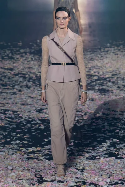Look 40